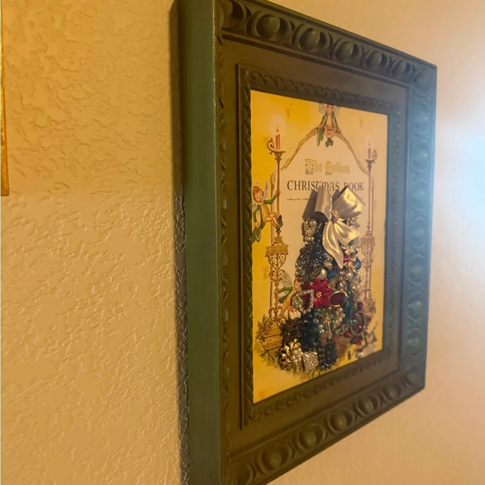 Vintage Christmas Wall Decor - Picture 9 of 10